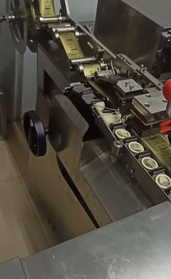 Máy đóng gói bao cao su bằng nhựa nhôm nhỏ với hệ thống kiểm tra