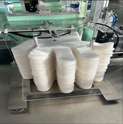 Máy đóng gói gấp găng tay PE cho các kích thước găng tay khác nhau Nguồn không khí 0,4-0,65MPa Thiết kế đa chức năng